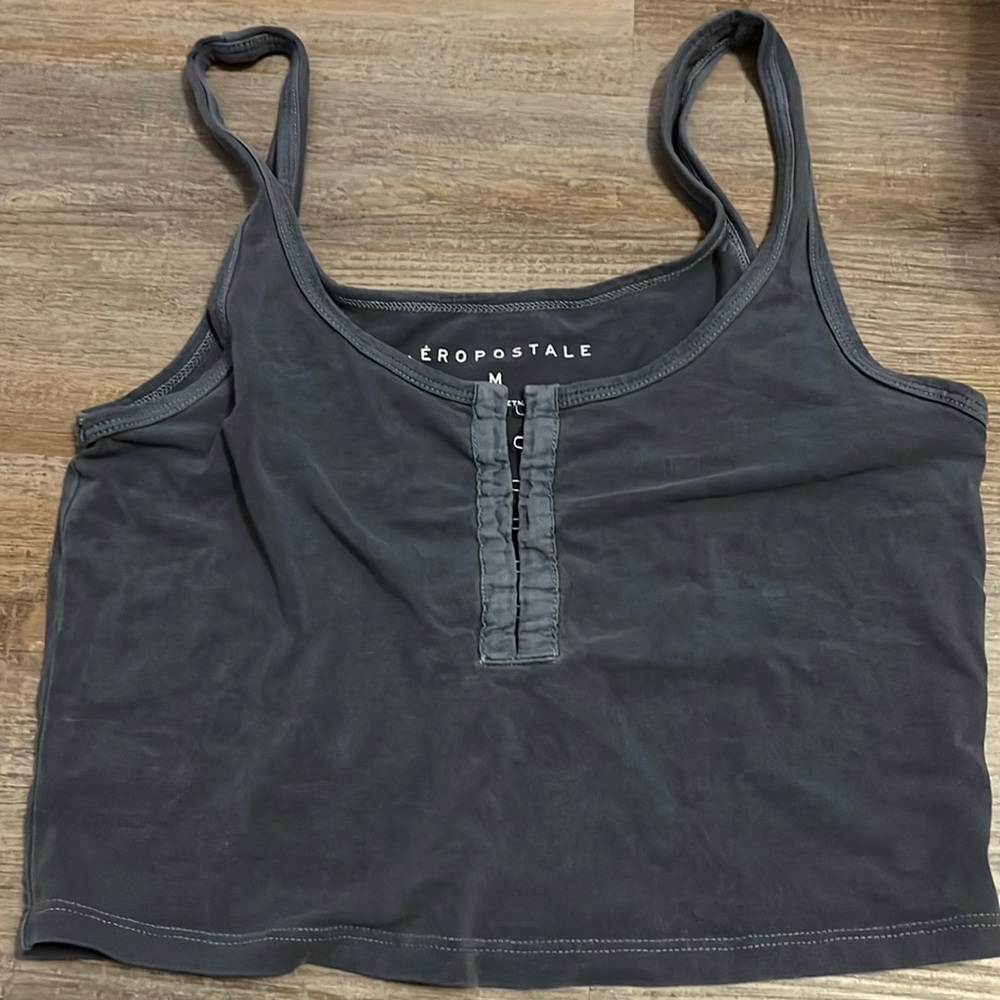 never worn cropped tank